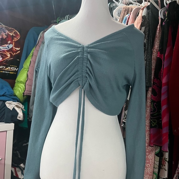 cropped wide neck long sleeve top - Picture 3 of 3